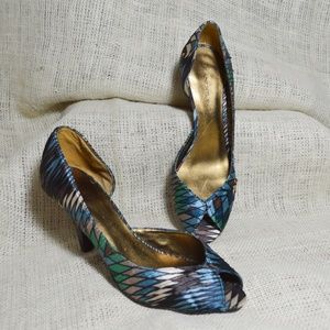 Bandolino peep toe pump